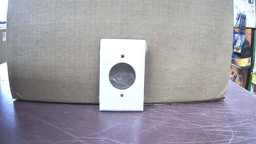 32111   1G PLATE 20A LOCKING WHT