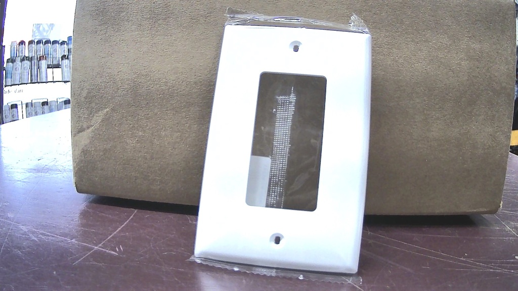 32834  1G. DCR. PLATE WHITE MID MULBERRY