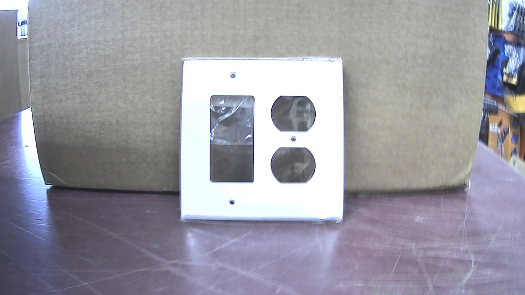 32862   2G DUPX DCR WHT MID