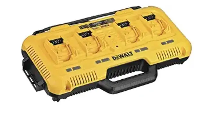 DCB104  CARGADOR RAPIDO SIMULTANEO 12V   DEWALT 20V MAX* Charger, 4-Port, Rapid Charge  Black/Yellow