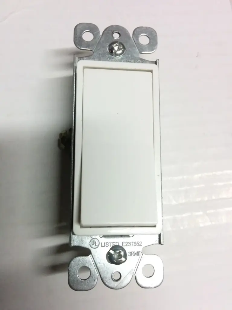 15A Decorator Single-Pole Switch, White