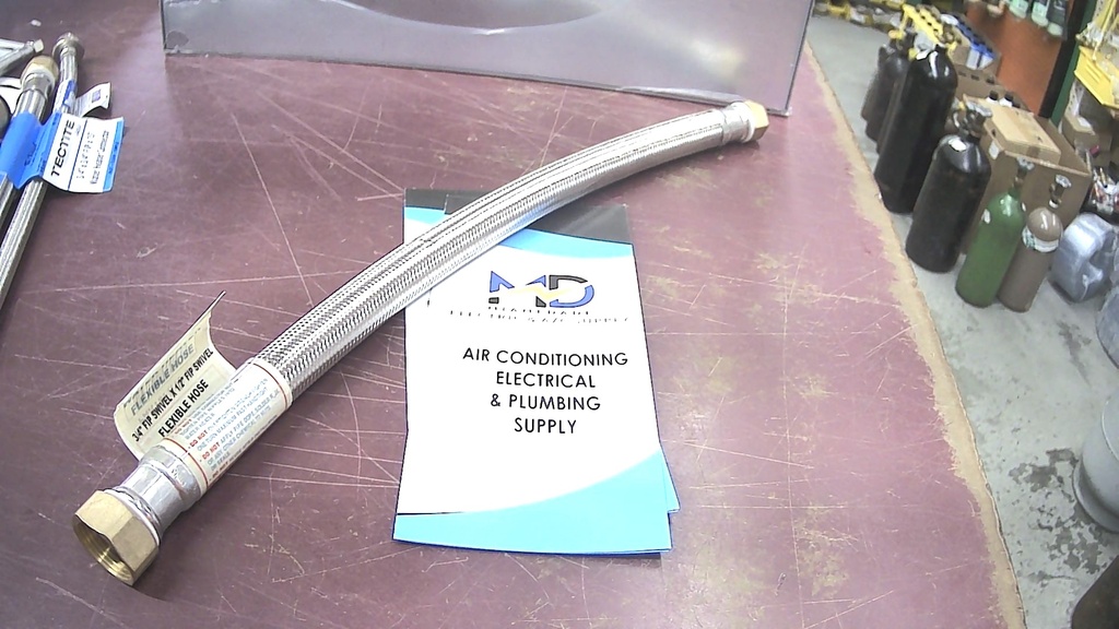 FH18-3/4  WATER  HTR  FLEXIBLE HOSE   3/4'' FIP SWIVEL X 1/2'' FIP SWIVEL X 18''