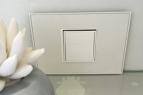 ADORNE 20A ONE -GANG POP-OUT OUTLET,WHITE    ARPTR201GW2