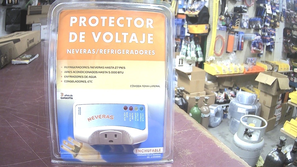 N004-N  PROTECTOR DE VOLTAJE  110V SURGE PROTECTOR