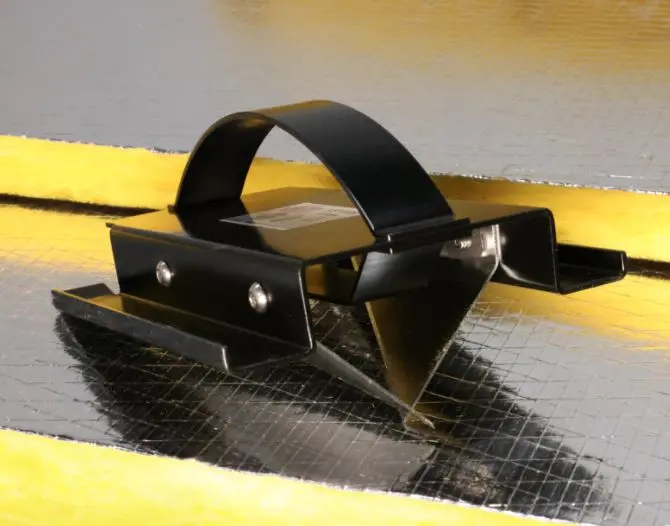 DT15V  1.5″ V-Cut (Black)  V-Cut Model (Black) – For Foldable Duct Board Joints CUCHILLA