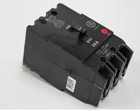 [TEY315] TEY315 BREAKER   G/E  Bolt-On Mount Type TEY Molded Case Circuit Breaker 3-Pole 15 Amp 480/277 Volt AC, Color