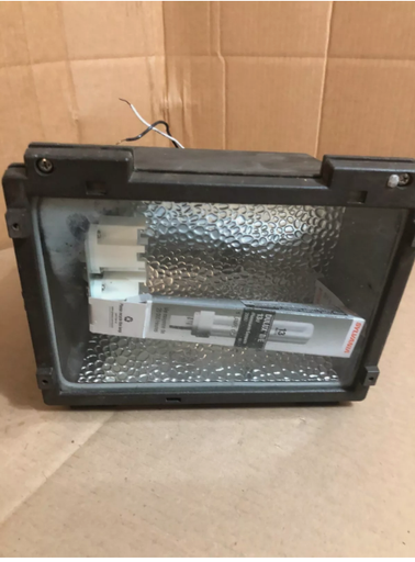 [FL-105-AP132] FL-105-AP132    FLOODLIGHT 2X13W  PL  120V