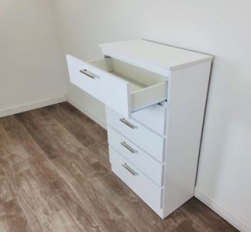 [CHEST 29.5'' X 48'' X 15''] CHEST 29.5'' X 48'' X 15'' WHITE 